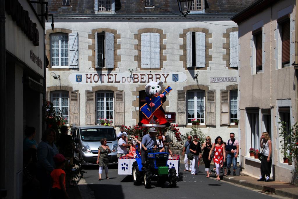 Hotel Du Berry Aigurande Екстер'єр фото