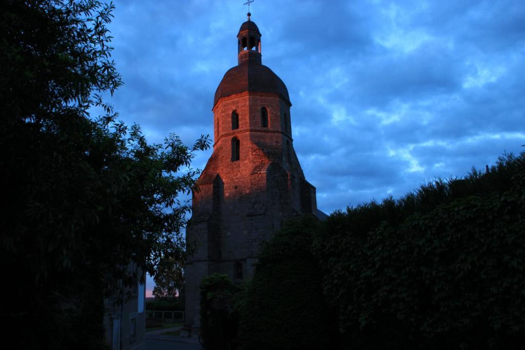 Hotel Du Berry Aigurande Екстер'єр фото